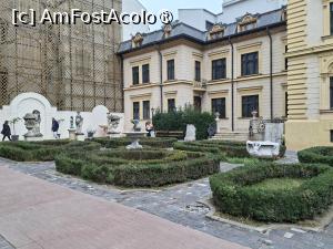 [P03] București, Palatul Ghica Victoria, mica grădina » foto by mprofeanu
 - 
<span class="allrVoted glyphicon glyphicon-heart hidden" id="av1549516"></span>
<a class="m-l-10 hidden" id="sv1549516" onclick="voting_Foto_DelVot(,1549516,3511)" role="button">șterge vot <span class="glyphicon glyphicon-remove"></span></a>
<a id="v91549516" class=" c-red"  onclick="voting_Foto_SetVot(1549516)" role="button"><span class="glyphicon glyphicon-heart-empty"></span> <b>LIKE</b> = Votează poza</a> <img class="hidden"  id="f1549516W9" src="/imagini/loader.gif" border="0" /><span class="AjErrMes hidden" id="e1549516ErM"></span>