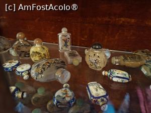 [P37] București, Palatul Ghica Victoria, Salonul Chinezesc, sticluțe pentru parfum frumos pictate în interir » foto by mprofeanu
 - 
<span class="allrVoted glyphicon glyphicon-heart hidden" id="av1549550"></span>
<a class="m-l-10 hidden" id="sv1549550" onclick="voting_Foto_DelVot(,1549550,3511)" role="button">șterge vot <span class="glyphicon glyphicon-remove"></span></a>
<a id="v91549550" class=" c-red"  onclick="voting_Foto_SetVot(1549550)" role="button"><span class="glyphicon glyphicon-heart-empty"></span> <b>LIKE</b> = Votează poza</a> <img class="hidden"  id="f1549550W9" src="/imagini/loader.gif" border="0" /><span class="AjErrMes hidden" id="e1549550ErM"></span>