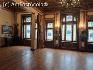 [P49] București, Palatul Ghica Victoria, Salonul mare cu superbe vitralii » foto by mprofeanu
 - 
<span class="allrVoted glyphicon glyphicon-heart hidden" id="av1549562"></span>
<a class="m-l-10 hidden" id="sv1549562" onclick="voting_Foto_DelVot(,1549562,3511)" role="button">șterge vot <span class="glyphicon glyphicon-remove"></span></a>
<a id="v91549562" class=" c-red"  onclick="voting_Foto_SetVot(1549562)" role="button"><span class="glyphicon glyphicon-heart-empty"></span> <b>LIKE</b> = Votează poza</a> <img class="hidden"  id="f1549562W9" src="/imagini/loader.gif" border="0" /><span class="AjErrMes hidden" id="e1549562ErM"></span>