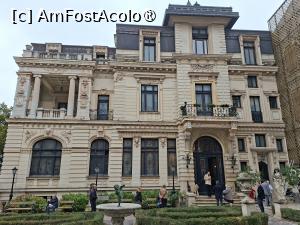 [P05] București, Palatul Ghica Victoria, fațada principală » foto by mprofeanu
 - 
<span class="allrVoted glyphicon glyphicon-heart hidden" id="av1549518"></span>
<a class="m-l-10 hidden" id="sv1549518" onclick="voting_Foto_DelVot(,1549518,3511)" role="button">șterge vot <span class="glyphicon glyphicon-remove"></span></a>
<a id="v91549518" class=" c-red"  onclick="voting_Foto_SetVot(1549518)" role="button"><span class="glyphicon glyphicon-heart-empty"></span> <b>LIKE</b> = Votează poza</a> <img class="hidden"  id="f1549518W9" src="/imagini/loader.gif" border="0" /><span class="AjErrMes hidden" id="e1549518ErM"></span>