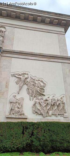 [P03] Basorelief de Ion Vlad. » foto by tata123 🔱
 - 
<span class="allrVoted glyphicon glyphicon-heart hidden" id="av1515554"></span>
<a class="m-l-10 hidden" id="sv1515554" onclick="voting_Foto_DelVot(,1515554,3511)" role="button">șterge vot <span class="glyphicon glyphicon-remove"></span></a>
<a id="v91515554" class=" c-red"  onclick="voting_Foto_SetVot(1515554)" role="button"><span class="glyphicon glyphicon-heart-empty"></span> <b>LIKE</b> = Votează poza</a> <img class="hidden"  id="f1515554W9" src="/imagini/loader.gif" border="0" /><span class="AjErrMes hidden" id="e1515554ErM"></span>