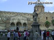 [P16] Palermo - Catedrala si multimea de vizitatori.  » foto by iulianic
 - 
<span class="allrVoted glyphicon glyphicon-heart hidden" id="av391192"></span>
<a class="m-l-10 hidden" id="sv391192" onclick="voting_Foto_DelVot(,391192,3527)" role="button">șterge vot <span class="glyphicon glyphicon-remove"></span></a>
<a id="v9391192" class=" c-red"  onclick="voting_Foto_SetVot(391192)" role="button"><span class="glyphicon glyphicon-heart-empty"></span> <b>LIKE</b> = Votează poza</a> <img class="hidden"  id="f391192W9" src="/imagini/loader.gif" border="0" /><span class="AjErrMes hidden" id="e391192ErM"></span>
