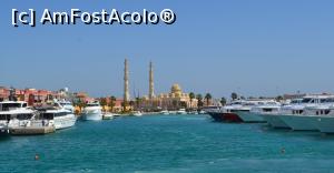 [P01] Hurghada Marina,în fundal Moscheea El Mina » foto by AZE
 - 
<span class="allrVoted glyphicon glyphicon-heart hidden" id="av1222721"></span>
<a class="m-l-10 hidden" id="sv1222721" onclick="voting_Foto_DelVot(,1222721,3529)" role="button">șterge vot <span class="glyphicon glyphicon-remove"></span></a>
<a id="v91222721" class=" c-red"  onclick="voting_Foto_SetVot(1222721)" role="button"><span class="glyphicon glyphicon-heart-empty"></span> <b>LIKE</b> = Votează poza</a> <img class="hidden"  id="f1222721W9" src="/imagini/loader.gif" border="0" /><span class="AjErrMes hidden" id="e1222721ErM"></span>