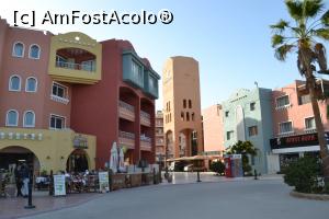 [P26] Hurghada Marina și în fundal turnul reprezentativ » foto by AZE
 - 
<span class="allrVoted glyphicon glyphicon-heart hidden" id="av1222746"></span>
<a class="m-l-10 hidden" id="sv1222746" onclick="voting_Foto_DelVot(,1222746,3529)" role="button">șterge vot <span class="glyphicon glyphicon-remove"></span></a>
<a id="v91222746" class=" c-red"  onclick="voting_Foto_SetVot(1222746)" role="button"><span class="glyphicon glyphicon-heart-empty"></span> <b>LIKE</b> = Votează poza</a> <img class="hidden"  id="f1222746W9" src="/imagini/loader.gif" border="0" /><span class="AjErrMes hidden" id="e1222746ErM"></span>