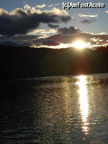 [P10] Vaporaşul se legăna uşor pe apele aurii. » foto by corinka
 - 
<span class="allrVoted glyphicon glyphicon-heart hidden" id="av121505"></span>
<a class="m-l-10 hidden" id="sv121505" onclick="voting_Foto_DelVot(,121505,3531)" role="button">șterge vot <span class="glyphicon glyphicon-remove"></span></a>
<a id="v9121505" class=" c-red"  onclick="voting_Foto_SetVot(121505)" role="button"><span class="glyphicon glyphicon-heart-empty"></span> <b>LIKE</b> = Votează poza</a> <img class="hidden"  id="f121505W9" src="/imagini/loader.gif" border="0" /><span class="AjErrMes hidden" id="e121505ErM"></span>