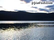 [P17] Câteva dâre de lumină se mai zăresc pe apele lacului... » foto by corinka
 - 
<span class="allrVoted glyphicon glyphicon-heart hidden" id="av121530"></span>
<a class="m-l-10 hidden" id="sv121530" onclick="voting_Foto_DelVot(,121530,3531)" role="button">șterge vot <span class="glyphicon glyphicon-remove"></span></a>
<a id="v9121530" class=" c-red"  onclick="voting_Foto_SetVot(121530)" role="button"><span class="glyphicon glyphicon-heart-empty"></span> <b>LIKE</b> = Votează poza</a> <img class="hidden"  id="f121530W9" src="/imagini/loader.gif" border="0" /><span class="AjErrMes hidden" id="e121530ErM"></span>