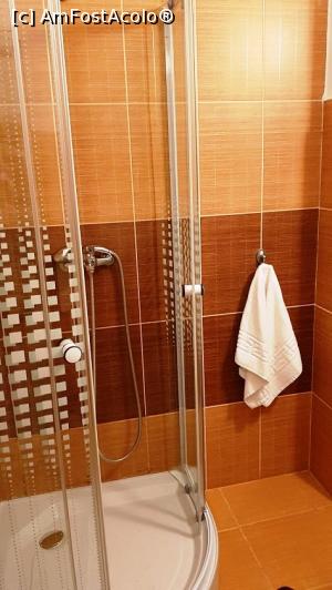 [P12] Cabina de dus » foto by DOINITA
 - 
<span class="allrVoted glyphicon glyphicon-heart hidden" id="av1046234"></span>
<a class="m-l-10 hidden" id="sv1046234" onclick="voting_Foto_DelVot(,1046234,3538)" role="button">șterge vot <span class="glyphicon glyphicon-remove"></span></a>
<a id="v91046234" class=" c-red"  onclick="voting_Foto_SetVot(1046234)" role="button"><span class="glyphicon glyphicon-heart-empty"></span> <b>LIKE</b> = Votează poza</a> <img class="hidden"  id="f1046234W9" src="/imagini/loader.gif" border="0" /><span class="AjErrMes hidden" id="e1046234ErM"></span>