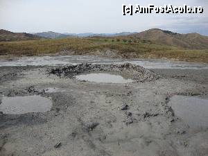 [P23] Craterele de la Pâclele Mici sunt mai largi decât cele din zona Pâclele Mari.  » foto by Floryn81
 - 
<span class="allrVoted glyphicon glyphicon-heart hidden" id="av382309"></span>
<a class="m-l-10 hidden" id="sv382309" onclick="voting_Foto_DelVot(,382309,3566)" role="button">șterge vot <span class="glyphicon glyphicon-remove"></span></a>
<a id="v9382309" class=" c-red"  onclick="voting_Foto_SetVot(382309)" role="button"><span class="glyphicon glyphicon-heart-empty"></span> <b>LIKE</b> = Votează poza</a> <img class="hidden"  id="f382309W9" src="/imagini/loader.gif" border="0" /><span class="AjErrMes hidden" id="e382309ErM"></span>