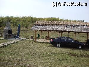 [P29] Construcția numită ”La Șopron” și grătarul aflat la dispoziția turiștilor. În jurul acestei zone se poate campa.  » foto by Floryn81
 - 
<span class="allrVoted glyphicon glyphicon-heart hidden" id="av382342"></span>
<a class="m-l-10 hidden" id="sv382342" onclick="voting_Foto_DelVot(,382342,3566)" role="button">șterge vot <span class="glyphicon glyphicon-remove"></span></a>
<a id="v9382342" class=" c-red"  onclick="voting_Foto_SetVot(382342)" role="button"><span class="glyphicon glyphicon-heart-empty"></span> <b>LIKE</b> = Votează poza</a> <img class="hidden"  id="f382342W9" src="/imagini/loader.gif" border="0" /><span class="AjErrMes hidden" id="e382342ErM"></span>