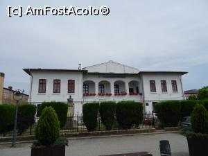 [P03] Localul din 1864 al celei mai vechi școli publice din Târgoviște (acum Centrul Județean de Cultură Dâmbovița/Școala Populară de Artă „Octav Enigărescu”).  » foto by tata123 🔱
 - 
<span class="allrVoted glyphicon glyphicon-heart hidden" id="av974550"></span>
<a class="m-l-10 hidden" id="sv974550" onclick="voting_Foto_DelVot(,974550,3568)" role="button">șterge vot <span class="glyphicon glyphicon-remove"></span></a>
<a id="v9974550" class=" c-red"  onclick="voting_Foto_SetVot(974550)" role="button"><span class="glyphicon glyphicon-heart-empty"></span> <b>LIKE</b> = Votează poza</a> <img class="hidden"  id="f974550W9" src="/imagini/loader.gif" border="0" /><span class="AjErrMes hidden" id="e974550ErM"></span>