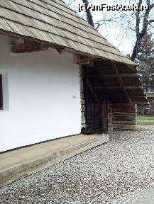 [P07] Inspre strada se afla o mica magazie lipta de casa. » foto by corinka
 - 
<span class="allrVoted glyphicon glyphicon-heart hidden" id="av59712"></span>
<a class="m-l-10 hidden" id="sv59712" onclick="voting_Foto_DelVot(,59712,3571)" role="button">șterge vot <span class="glyphicon glyphicon-remove"></span></a>
<a id="v959712" class=" c-red"  onclick="voting_Foto_SetVot(59712)" role="button"><span class="glyphicon glyphicon-heart-empty"></span> <b>LIKE</b> = Votează poza</a> <img class="hidden"  id="f59712W9" src="/imagini/loader.gif" border="0" /><span class="AjErrMes hidden" id="e59712ErM"></span>