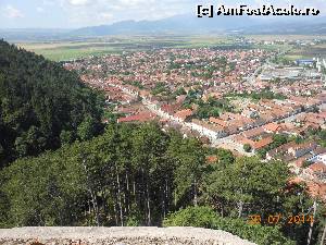 [P23] La Cetatea Râşnov - Oraşul Râşnov văzut de la cetate.  » foto by iulianic
 - 
<span class="allrVoted glyphicon glyphicon-heart hidden" id="av540869"></span>
<a class="m-l-10 hidden" id="sv540869" onclick="voting_Foto_DelVot(,540869,3588)" role="button">șterge vot <span class="glyphicon glyphicon-remove"></span></a>
<a id="v9540869" class=" c-red"  onclick="voting_Foto_SetVot(540869)" role="button"><span class="glyphicon glyphicon-heart-empty"></span> <b>LIKE</b> = Votează poza</a> <img class="hidden"  id="f540869W9" src="/imagini/loader.gif" border="0" /><span class="AjErrMes hidden" id="e540869ErM"></span>