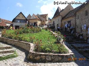 [P25] La Cetatea Râşnov - Case medievale.  » foto by iulianic
 - 
<span class="allrVoted glyphicon glyphicon-heart hidden" id="av540871"></span>
<a class="m-l-10 hidden" id="sv540871" onclick="voting_Foto_DelVot(,540871,3588)" role="button">șterge vot <span class="glyphicon glyphicon-remove"></span></a>
<a id="v9540871" class=" c-red"  onclick="voting_Foto_SetVot(540871)" role="button"><span class="glyphicon glyphicon-heart-empty"></span> <b>LIKE</b> = Votează poza</a> <img class="hidden"  id="f540871W9" src="/imagini/loader.gif" border="0" /><span class="AjErrMes hidden" id="e540871ErM"></span>