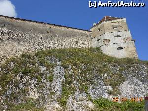 [P07] La Cetatea Râşnov - Turnul poligonal şi o parte din ziduri.  » foto by iulianic
 - 
<span class="allrVoted glyphicon glyphicon-heart hidden" id="av540853"></span>
<a class="m-l-10 hidden" id="sv540853" onclick="voting_Foto_DelVot(,540853,3588)" role="button">șterge vot <span class="glyphicon glyphicon-remove"></span></a>
<a id="v9540853" class=" c-red"  onclick="voting_Foto_SetVot(540853)" role="button"><span class="glyphicon glyphicon-heart-empty"></span> <b>LIKE</b> = Votează poza</a> <img class="hidden"  id="f540853W9" src="/imagini/loader.gif" border="0" /><span class="AjErrMes hidden" id="e540853ErM"></span>