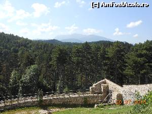 [P08] La Cetatea Râşnov - Zidurile fortificaţiei şi pădurea înconjurătoare.  » foto by iulianic
 - 
<span class="allrVoted glyphicon glyphicon-heart hidden" id="av540854"></span>
<a class="m-l-10 hidden" id="sv540854" onclick="voting_Foto_DelVot(,540854,3588)" role="button">șterge vot <span class="glyphicon glyphicon-remove"></span></a>
<a id="v9540854" class=" c-red"  onclick="voting_Foto_SetVot(540854)" role="button"><span class="glyphicon glyphicon-heart-empty"></span> <b>LIKE</b> = Votează poza</a> <img class="hidden"  id="f540854W9" src="/imagini/loader.gif" border="0" /><span class="AjErrMes hidden" id="e540854ErM"></span>
