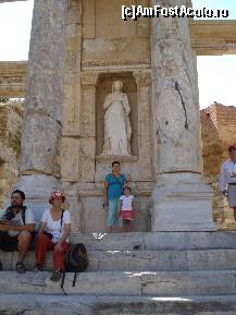 [P10] Una din cele 4 statui de pe fatada bibliotecii care simbolizau justitia si virtutea. » foto by lucsim
 - 
<span class="allrVoted glyphicon glyphicon-heart hidden" id="av232553"></span>
<a class="m-l-10 hidden" id="sv232553" onclick="voting_Foto_DelVot(,232553,3592)" role="button">șterge vot <span class="glyphicon glyphicon-remove"></span></a>
<a id="v9232553" class=" c-red"  onclick="voting_Foto_SetVot(232553)" role="button"><span class="glyphicon glyphicon-heart-empty"></span> <b>LIKE</b> = Votează poza</a> <img class="hidden"  id="f232553W9" src="/imagini/loader.gif" border="0" /><span class="AjErrMes hidden" id="e232553ErM"></span>