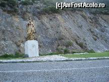 [P17] Statuia Fecioarei Maria pe drumul care duce la Casa Maicii Domnului. » foto by lucsim
 - 
<span class="allrVoted glyphicon glyphicon-heart hidden" id="av232560"></span>
<a class="m-l-10 hidden" id="sv232560" onclick="voting_Foto_DelVot(,232560,3592)" role="button">șterge vot <span class="glyphicon glyphicon-remove"></span></a>
<a id="v9232560" class=" c-red"  onclick="voting_Foto_SetVot(232560)" role="button"><span class="glyphicon glyphicon-heart-empty"></span> <b>LIKE</b> = Votează poza</a> <img class="hidden"  id="f232560W9" src="/imagini/loader.gif" border="0" /><span class="AjErrMes hidden" id="e232560ErM"></span>