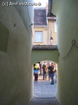 [P21] Strada Sforii » foto by dorgo
 - 
<span class="allrVoted glyphicon glyphicon-heart hidden" id="av1048495"></span>
<a class="m-l-10 hidden" id="sv1048495" onclick="voting_Foto_DelVot(,1048495,3615)" role="button">șterge vot <span class="glyphicon glyphicon-remove"></span></a>
<a id="v91048495" class=" c-red"  onclick="voting_Foto_SetVot(1048495)" role="button"><span class="glyphicon glyphicon-heart-empty"></span> <b>LIKE</b> = Votează poza</a> <img class="hidden"  id="f1048495W9" src="/imagini/loader.gif" border="0" /><span class="AjErrMes hidden" id="e1048495ErM"></span>