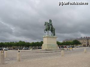 [P01] Statuia lui Ludovic al XIV în faţa palatului Versailles » foto by Michi
 - 
<span class="allrVoted glyphicon glyphicon-heart hidden" id="av513442"></span>
<a class="m-l-10 hidden" id="sv513442" onclick="voting_Foto_DelVot(,513442,3618)" role="button">șterge vot <span class="glyphicon glyphicon-remove"></span></a>
<a id="v9513442" class=" c-red"  onclick="voting_Foto_SetVot(513442)" role="button"><span class="glyphicon glyphicon-heart-empty"></span> <b>LIKE</b> = Votează poza</a> <img class="hidden"  id="f513442W9" src="/imagini/loader.gif" border="0" /><span class="AjErrMes hidden" id="e513442ErM"></span>