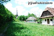 [P16] Printre case » foto by elena_iasi
 - 
<span class="allrVoted glyphicon glyphicon-heart hidden" id="av323190"></span>
<a class="m-l-10 hidden" id="sv323190" onclick="voting_Foto_DelVot(,323190,3623)" role="button">șterge vot <span class="glyphicon glyphicon-remove"></span></a>
<a id="v9323190" class=" c-red"  onclick="voting_Foto_SetVot(323190)" role="button"><span class="glyphicon glyphicon-heart-empty"></span> <b>LIKE</b> = Votează poza</a> <img class="hidden"  id="f323190W9" src="/imagini/loader.gif" border="0" /><span class="AjErrMes hidden" id="e323190ErM"></span>