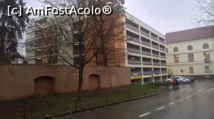 [P01] Să zicem că de aici a început vizita la Cluj-parcare suprateajată în centru » foto by AZE
 - 
<span class="allrVoted glyphicon glyphicon-heart hidden" id="av927272"></span>
<a class="m-l-10 hidden" id="sv927272" onclick="voting_Foto_DelVot(,927272,3623)" role="button">șterge vot <span class="glyphicon glyphicon-remove"></span></a>
<a id="v9927272" class=" c-red"  onclick="voting_Foto_SetVot(927272)" role="button"><span class="glyphicon glyphicon-heart-empty"></span> <b>LIKE</b> = Votează poza</a> <img class="hidden"  id="f927272W9" src="/imagini/loader.gif" border="0" /><span class="AjErrMes hidden" id="e927272ErM"></span>