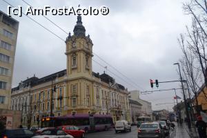 [P11] Troleu din fața primăriei (a trebuit să explic băiatului ce este un troleu deoarece în Sibiu s-au desființat de mult timp)  » foto by AZE
 - 
<span class="allrVoted glyphicon glyphicon-heart hidden" id="av927288"></span>
<a class="m-l-10 hidden" id="sv927288" onclick="voting_Foto_DelVot(,927288,3623)" role="button">șterge vot <span class="glyphicon glyphicon-remove"></span></a>
<a id="v9927288" class=" c-red"  onclick="voting_Foto_SetVot(927288)" role="button"><span class="glyphicon glyphicon-heart-empty"></span> <b>LIKE</b> = Votează poza</a> <img class="hidden"  id="f927288W9" src="/imagini/loader.gif" border="0" /><span class="AjErrMes hidden" id="e927288ErM"></span>