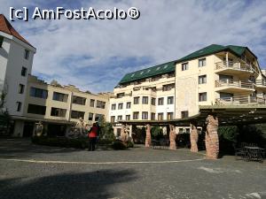 [P10] Sun Garden; hotelul » foto by crismis
 - 
<span class="allrVoted glyphicon glyphicon-heart hidden" id="av812892"></span>
<a class="m-l-10 hidden" id="sv812892" onclick="voting_Foto_DelVot(,812892,3623)" role="button">șterge vot <span class="glyphicon glyphicon-remove"></span></a>
<a id="v9812892" class=" c-red"  onclick="voting_Foto_SetVot(812892)" role="button"><span class="glyphicon glyphicon-heart-empty"></span> <b>LIKE</b> = Votează poza</a> <img class="hidden"  id="f812892W9" src="/imagini/loader.gif" border="0" /><span class="AjErrMes hidden" id="e812892ErM"></span>