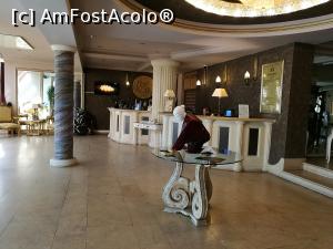 [P14] Sun Garden, holul cu recepția hotelului » foto by crismis
 - 
<span class="allrVoted glyphicon glyphicon-heart hidden" id="av812898"></span>
<a class="m-l-10 hidden" id="sv812898" onclick="voting_Foto_DelVot(,812898,3623)" role="button">șterge vot <span class="glyphicon glyphicon-remove"></span></a>
<a id="v9812898" class=" c-red"  onclick="voting_Foto_SetVot(812898)" role="button"><span class="glyphicon glyphicon-heart-empty"></span> <b>LIKE</b> = Votează poza</a> <img class="hidden"  id="f812898W9" src="/imagini/loader.gif" border="0" /><span class="AjErrMes hidden" id="e812898ErM"></span>