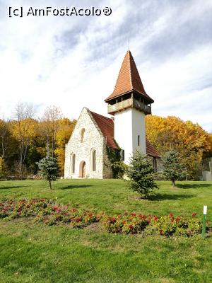 [P30] Frumoasa capelă de piatră » foto by crismis
 - 
<span class="allrVoted glyphicon glyphicon-heart hidden" id="av812916"></span>
<a class="m-l-10 hidden" id="sv812916" onclick="voting_Foto_DelVot(,812916,3623)" role="button">șterge vot <span class="glyphicon glyphicon-remove"></span></a>
<a id="v9812916" class=" c-red"  onclick="voting_Foto_SetVot(812916)" role="button"><span class="glyphicon glyphicon-heart-empty"></span> <b>LIKE</b> = Votează poza</a> <img class="hidden"  id="f812916W9" src="/imagini/loader.gif" border="0" /><span class="AjErrMes hidden" id="e812916ErM"></span>