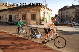 [P10] spre parc... zona Operei Maghiare » foto by Maya_C
 - 
<span class="allrVoted glyphicon glyphicon-heart hidden" id="av853751"></span>
<a class="m-l-10 hidden" id="sv853751" onclick="voting_Foto_DelVot(,853751,3623)" role="button">șterge vot <span class="glyphicon glyphicon-remove"></span></a>
<a id="v9853751" class=" c-red"  onclick="voting_Foto_SetVot(853751)" role="button"><span class="glyphicon glyphicon-heart-empty"></span> <b>LIKE</b> = Votează poza</a> <img class="hidden"  id="f853751W9" src="/imagini/loader.gif" border="0" /><span class="AjErrMes hidden" id="e853751ErM"></span>