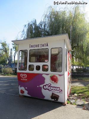 [P09] Vă mai aduceți aminte? Vechiul chioșc de înghețată... acum rebranduit.  » foto by tata123 🔱
 - 
<span class="allrVoted glyphicon glyphicon-heart hidden" id="av579067"></span>
<a class="m-l-10 hidden" id="sv579067" onclick="voting_Foto_DelVot(,579067,3623)" role="button">șterge vot <span class="glyphicon glyphicon-remove"></span></a>
<a id="v9579067" class=" c-red"  onclick="voting_Foto_SetVot(579067)" role="button"><span class="glyphicon glyphicon-heart-empty"></span> <b>LIKE</b> = Votează poza</a> <img class="hidden"  id="f579067W9" src="/imagini/loader.gif" border="0" /><span class="AjErrMes hidden" id="e579067ErM"></span>