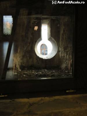 [P13] Ferestruică în formă de „gaură de cheie” întoarsă - Turnul Croitorilor, Cluj.  » foto by tata123 🔱
 - 
<span class="allrVoted glyphicon glyphicon-heart hidden" id="av590567"></span>
<a class="m-l-10 hidden" id="sv590567" onclick="voting_Foto_DelVot(,590567,3623)" role="button">șterge vot <span class="glyphicon glyphicon-remove"></span></a>
<a id="v9590567" class=" c-red"  onclick="voting_Foto_SetVot(590567)" role="button"><span class="glyphicon glyphicon-heart-empty"></span> <b>LIKE</b> = Votează poza</a> <img class="hidden"  id="f590567W9" src="/imagini/loader.gif" border="0" /><span class="AjErrMes hidden" id="e590567ErM"></span>