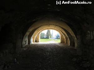 [P30] Poarta de Nord - acces; poate se vede luminița și pentru această fortificație.  » foto by tata123 🔱
 - 
<span class="allrVoted glyphicon glyphicon-heart hidden" id="av590584"></span>
<a class="m-l-10 hidden" id="sv590584" onclick="voting_Foto_DelVot(,590584,3623)" role="button">șterge vot <span class="glyphicon glyphicon-remove"></span></a>
<a id="v9590584" class=" c-red"  onclick="voting_Foto_SetVot(590584)" role="button"><span class="glyphicon glyphicon-heart-empty"></span> <b>LIKE</b> = Votează poza</a> <img class="hidden"  id="f590584W9" src="/imagini/loader.gif" border="0" /><span class="AjErrMes hidden" id="e590584ErM"></span>