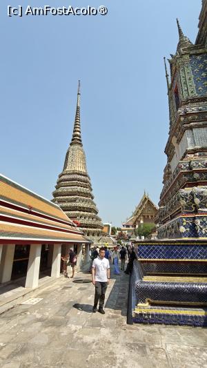 [P23] Complexul  Wat Pho - chedi, monumente budiste asemănătoare unor clopote sau turnuri cu vârfuri ascuțite » foto by elenaadina
 - 
<span class="allrVoted glyphicon glyphicon-heart hidden" id="av1550059"></span>
<a class="m-l-10 hidden" id="sv1550059" onclick="voting_Foto_DelVot(,1550059,3625)" role="button">șterge vot <span class="glyphicon glyphicon-remove"></span></a>
<a id="v91550059" class=" c-red"  onclick="voting_Foto_SetVot(1550059)" role="button"><span class="glyphicon glyphicon-heart-empty"></span> <b>LIKE</b> = Votează poza</a> <img class="hidden"  id="f1550059W9" src="/imagini/loader.gif" border="0" /><span class="AjErrMes hidden" id="e1550059ErM"></span>