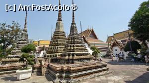 [P39] Complexul  Wat Pho » foto by elenaadina
 - 
<span class="allrVoted glyphicon glyphicon-heart hidden" id="av1550075"></span>
<a class="m-l-10 hidden" id="sv1550075" onclick="voting_Foto_DelVot(,1550075,3625)" role="button">șterge vot <span class="glyphicon glyphicon-remove"></span></a>
<a id="v91550075" class=" c-red"  onclick="voting_Foto_SetVot(1550075)" role="button"><span class="glyphicon glyphicon-heart-empty"></span> <b>LIKE</b> = Votează poza</a> <img class="hidden"  id="f1550075W9" src="/imagini/loader.gif" border="0" /><span class="AjErrMes hidden" id="e1550075ErM"></span>