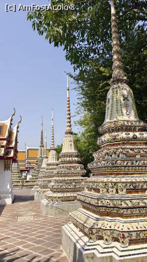 [P68] Complexul  Wat Pho » foto by elenaadina
 - 
<span class="allrVoted glyphicon glyphicon-heart hidden" id="av1550104"></span>
<a class="m-l-10 hidden" id="sv1550104" onclick="voting_Foto_DelVot(,1550104,3625)" role="button">șterge vot <span class="glyphicon glyphicon-remove"></span></a>
<a id="v91550104" class=" c-red"  onclick="voting_Foto_SetVot(1550104)" role="button"><span class="glyphicon glyphicon-heart-empty"></span> <b>LIKE</b> = Votează poza</a> <img class="hidden"  id="f1550104W9" src="/imagini/loader.gif" border="0" /><span class="AjErrMes hidden" id="e1550104ErM"></span>
