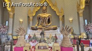 [P04] La ultimul nivel se afla cea mai pretioasa statuie a lui Buddha, din lume, deoarece este construita din aur masiv. Imaginea lui Buddha, inalta de 3 metri, este compusa din aproximativ 83% aur pur si cantareste 5,5 tone, ceea ce o face sa valoreze milioane de dolari la preturile actuale ale aurului. » foto by geani anto
 - 
<span class="allrVoted glyphicon glyphicon-heart hidden" id="av1548961"></span>
<a class="m-l-10 hidden" id="sv1548961" onclick="voting_Foto_DelVot(,1548961,3625)" role="button">șterge vot <span class="glyphicon glyphicon-remove"></span></a>
<a id="v91548961" class=" c-red"  onclick="voting_Foto_SetVot(1548961)" role="button"><span class="glyphicon glyphicon-heart-empty"></span> <b>LIKE</b> = Votează poza</a> <img class="hidden"  id="f1548961W9" src="/imagini/loader.gif" border="0" /><span class="AjErrMes hidden" id="e1548961ErM"></span>