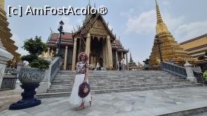 [P12] Acesta a fost destinat sa adaposteasca Phra Phuttha Maha Mani Ratana Patimakor (Buddha de Smarald) din capela principala, astfel incat sa poata fi privit de aproape. Cu toate acestea, la finalizare, s-a constatat că era prea mic pentru ceremoniile religioase regale. Mai tarziu, regele Rama al V-lea a ordonat amplasarea unei pagode aurite in interior. » foto by geani anto
 - 
<span class="allrVoted glyphicon glyphicon-heart hidden" id="av1549767"></span>
<a class="m-l-10 hidden" id="sv1549767" onclick="voting_Foto_DelVot(,1549767,3625)" role="button">șterge vot <span class="glyphicon glyphicon-remove"></span></a>
<a id="v91549767" class=" c-red"  onclick="voting_Foto_SetVot(1549767)" role="button"><span class="glyphicon glyphicon-heart-empty"></span> <b>LIKE</b> = Votează poza</a> <img class="hidden"  id="f1549767W9" src="/imagini/loader.gif" border="0" /><span class="AjErrMes hidden" id="e1549767ErM"></span>