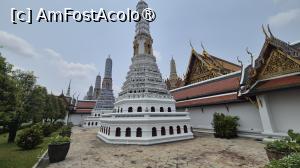 [P04] Am trecut pe langa un grup de 8 stupe considerate sacre (Phra Asada Maha Chedi or Eight Prang Towers), construite in timpul domniei regelui Rama I pentru a comemora persoanele venerate si Dharma. » foto by geani anto
 - 
<span class="allrVoted glyphicon glyphicon-heart hidden" id="av1549759"></span>
<a class="m-l-10 hidden" id="sv1549759" onclick="voting_Foto_DelVot(,1549759,3625)" role="button">șterge vot <span class="glyphicon glyphicon-remove"></span></a>
<a id="v91549759" class=" c-red"  onclick="voting_Foto_SetVot(1549759)" role="button"><span class="glyphicon glyphicon-heart-empty"></span> <b>LIKE</b> = Votează poza</a> <img class="hidden"  id="f1549759W9" src="/imagini/loader.gif" border="0" /><span class="AjErrMes hidden" id="e1549759ErM"></span>