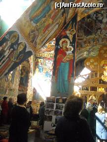[P06] Tot interior biserica ortodoxa Sfintii imparati Constantin si Elena » foto by catalinalupu
 - 
<span class="allrVoted glyphicon glyphicon-heart hidden" id="av176670"></span>
<a class="m-l-10 hidden" id="sv176670" onclick="voting_Foto_DelVot(,176670,3678)" role="button">șterge vot <span class="glyphicon glyphicon-remove"></span></a>
<a id="v9176670" class=" c-red"  onclick="voting_Foto_SetVot(176670)" role="button"><span class="glyphicon glyphicon-heart-empty"></span> <b>LIKE</b> = Votează poza</a> <img class="hidden"  id="f176670W9" src="/imagini/loader.gif" border="0" /><span class="AjErrMes hidden" id="e176670ErM"></span>
