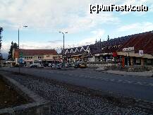 [P13] Supermarketul din centrul statiunii Predeal » foto by pepsi70ro
 - 
<span class="allrVoted glyphicon glyphicon-heart hidden" id="av195843"></span>
<a class="m-l-10 hidden" id="sv195843" onclick="voting_Foto_DelVot(,195843,3678)" role="button">șterge vot <span class="glyphicon glyphicon-remove"></span></a>
<a id="v9195843" class=" c-red"  onclick="voting_Foto_SetVot(195843)" role="button"><span class="glyphicon glyphicon-heart-empty"></span> <b>LIKE</b> = Votează poza</a> <img class="hidden"  id="f195843W9" src="/imagini/loader.gif" border="0" /><span class="AjErrMes hidden" id="e195843ErM"></span>