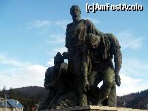 [P06] Grupul statuar 'Aparatorii Patriei' amplasat langa gara din oras. » foto by pepsi70ro
 - 
<span class="allrVoted glyphicon glyphicon-heart hidden" id="av195836"></span>
<a class="m-l-10 hidden" id="sv195836" onclick="voting_Foto_DelVot(,195836,3678)" role="button">șterge vot <span class="glyphicon glyphicon-remove"></span></a>
<a id="v9195836" class=" c-red"  onclick="voting_Foto_SetVot(195836)" role="button"><span class="glyphicon glyphicon-heart-empty"></span> <b>LIKE</b> = Votează poza</a> <img class="hidden"  id="f195836W9" src="/imagini/loader.gif" border="0" /><span class="AjErrMes hidden" id="e195836ErM"></span>