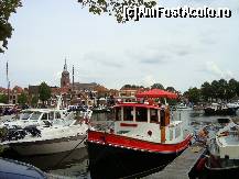 [P04] Vase particulare ce dau culoare locala portului » foto by mireille
 - 
<span class="allrVoted glyphicon glyphicon-heart hidden" id="av448720"></span>
<a class="m-l-10 hidden" id="sv448720" onclick="voting_Foto_DelVot(,448720,3710)" role="button">șterge vot <span class="glyphicon glyphicon-remove"></span></a>
<a id="v9448720" class=" c-red"  onclick="voting_Foto_SetVot(448720)" role="button"><span class="glyphicon glyphicon-heart-empty"></span> <b>LIKE</b> = Votează poza</a> <img class="hidden"  id="f448720W9" src="/imagini/loader.gif" border="0" /><span class="AjErrMes hidden" id="e448720ErM"></span>