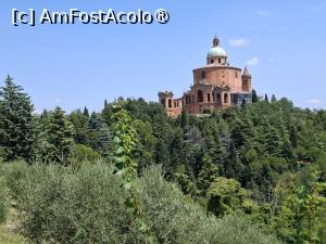 [P26] Sanctarul Madonnei di San Luca » foto by Carmen Ion
 - 
<span class="allrVoted glyphicon glyphicon-heart hidden" id="av1536908"></span>
<a class="m-l-10 hidden" id="sv1536908" onclick="voting_Foto_DelVot(,1536908,3721)" role="button">șterge vot <span class="glyphicon glyphicon-remove"></span></a>
<a id="v91536908" class=" c-red"  onclick="voting_Foto_SetVot(1536908)" role="button"><span class="glyphicon glyphicon-heart-empty"></span> <b>LIKE</b> = Votează poza</a> <img class="hidden"  id="f1536908W9" src="/imagini/loader.gif" border="0" /><span class="AjErrMes hidden" id="e1536908ErM"></span>