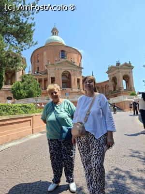 [P35] În față la Sanctuarul Madonnei di San Luca » foto by Carmen Ion
 - 
<span class="allrVoted glyphicon glyphicon-heart hidden" id="av1536917"></span>
<a class="m-l-10 hidden" id="sv1536917" onclick="voting_Foto_DelVot(,1536917,3721)" role="button">șterge vot <span class="glyphicon glyphicon-remove"></span></a>
<a id="v91536917" class=" c-red"  onclick="voting_Foto_SetVot(1536917)" role="button"><span class="glyphicon glyphicon-heart-empty"></span> <b>LIKE</b> = Votează poza</a> <img class="hidden"  id="f1536917W9" src="/imagini/loader.gif" border="0" /><span class="AjErrMes hidden" id="e1536917ErM"></span>