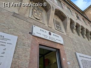 [P09] Palazzo d’Accursio  - intrarea la Salaborsa » foto by Carmen Ion
 - 
<span class="allrVoted glyphicon glyphicon-heart hidden" id="av1537852"></span>
<a class="m-l-10 hidden" id="sv1537852" onclick="voting_Foto_DelVot(,1537852,3721)" role="button">șterge vot <span class="glyphicon glyphicon-remove"></span></a>
<a id="v91537852" class=" c-red"  onclick="voting_Foto_SetVot(1537852)" role="button"><span class="glyphicon glyphicon-heart-empty"></span> <b>LIKE</b> = Votează poza</a> <img class="hidden"  id="f1537852W9" src="/imagini/loader.gif" border="0" /><span class="AjErrMes hidden" id="e1537852ErM"></span>