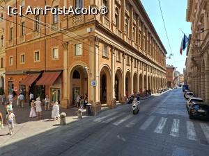 [P24] Alte porticuri pe Via de’ Carbonesi » foto by Carmen Ion
 - 
<span class="allrVoted glyphicon glyphicon-heart hidden" id="av1539012"></span>
<a class="m-l-10 hidden" id="sv1539012" onclick="voting_Foto_DelVot(,1539012,3721)" role="button">șterge vot <span class="glyphicon glyphicon-remove"></span></a>
<a id="v91539012" class=" c-red"  onclick="voting_Foto_SetVot(1539012)" role="button"><span class="glyphicon glyphicon-heart-empty"></span> <b>LIKE</b> = Votează poza</a> <img class="hidden"  id="f1539012W9" src="/imagini/loader.gif" border="0" /><span class="AjErrMes hidden" id="e1539012ErM"></span>