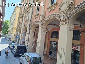 [P28] Via Irnerio și porticurile sale elegante » foto by Carmen Ion
 - 
<span class="allrVoted glyphicon glyphicon-heart hidden" id="av1539016"></span>
<a class="m-l-10 hidden" id="sv1539016" onclick="voting_Foto_DelVot(,1539016,3721)" role="button">șterge vot <span class="glyphicon glyphicon-remove"></span></a>
<a id="v91539016" class=" c-red"  onclick="voting_Foto_SetVot(1539016)" role="button"><span class="glyphicon glyphicon-heart-empty"></span> <b>LIKE</b> = Votează poza</a> <img class="hidden"  id="f1539016W9" src="/imagini/loader.gif" border="0" /><span class="AjErrMes hidden" id="e1539016ErM"></span>