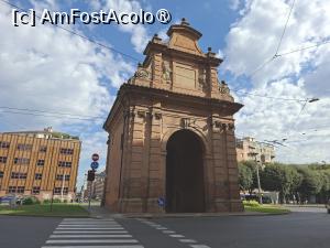 [P31] Porta Lame, lângă care am locuit » foto by Carmen Ion
 - 
<span class="allrVoted glyphicon glyphicon-heart hidden" id="av1539019"></span>
<a class="m-l-10 hidden" id="sv1539019" onclick="voting_Foto_DelVot(,1539019,3721)" role="button">șterge vot <span class="glyphicon glyphicon-remove"></span></a>
<a id="v91539019" class=" c-red"  onclick="voting_Foto_SetVot(1539019)" role="button"><span class="glyphicon glyphicon-heart-empty"></span> <b>LIKE</b> = Votează poza</a> <img class="hidden"  id="f1539019W9" src="/imagini/loader.gif" border="0" /><span class="AjErrMes hidden" id="e1539019ErM"></span>