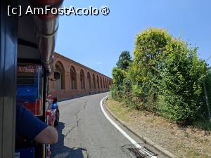 [P37] Urcăm pe Via di San Luca » foto by Carmen Ion
 - 
<span class="allrVoted glyphicon glyphicon-heart hidden" id="av1539025"></span>
<a class="m-l-10 hidden" id="sv1539025" onclick="voting_Foto_DelVot(,1539025,3721)" role="button">șterge vot <span class="glyphicon glyphicon-remove"></span></a>
<a id="v91539025" class=" c-red"  onclick="voting_Foto_SetVot(1539025)" role="button"><span class="glyphicon glyphicon-heart-empty"></span> <b>LIKE</b> = Votează poza</a> <img class="hidden"  id="f1539025W9" src="/imagini/loader.gif" border="0" /><span class="AjErrMes hidden" id="e1539025ErM"></span>